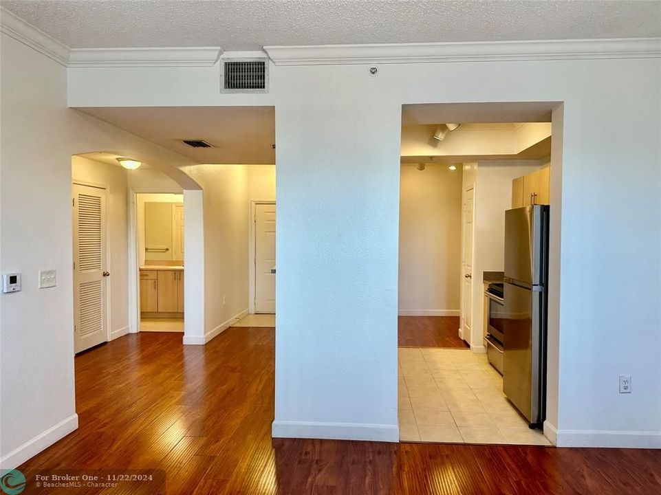 For Rent: $2,900 (2 beds, 2 baths, 1240 Square Feet)