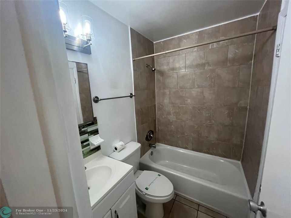 For Sale: $1,500 (1 beds, 1 baths, 620 Square Feet)