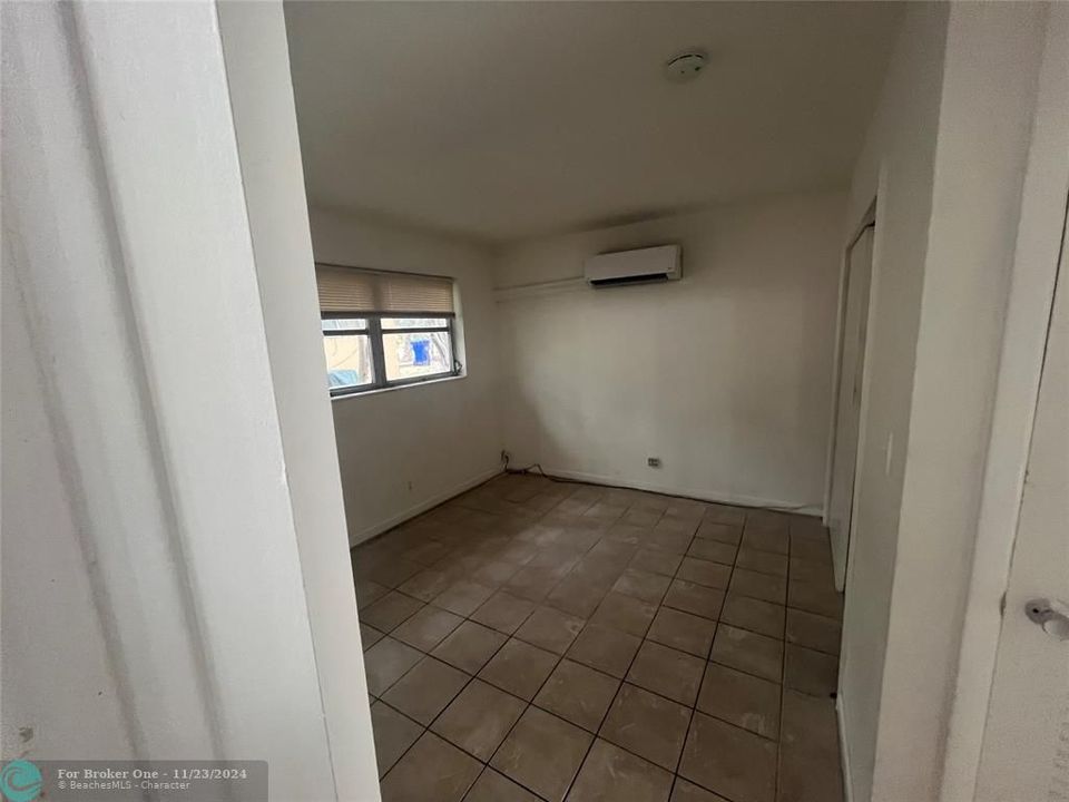 For Sale: $1,500 (1 beds, 1 baths, 620 Square Feet)