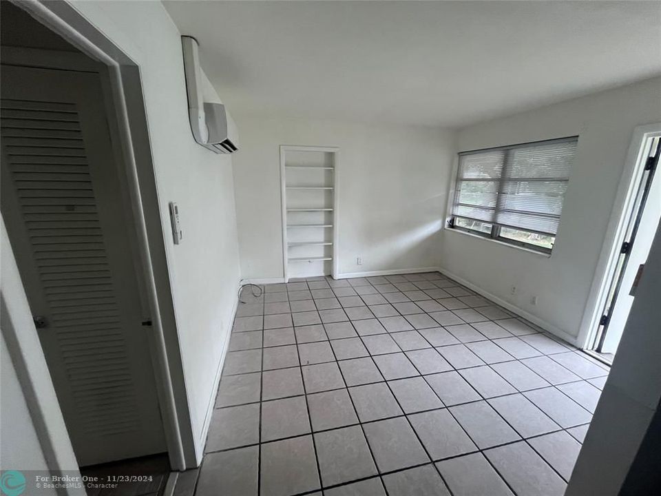 For Sale: $1,500 (1 beds, 1 baths, 620 Square Feet)