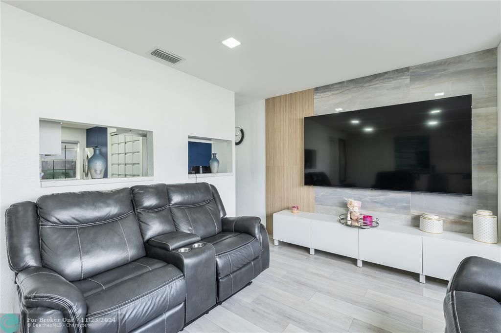 For Sale: $389,900 (3 beds, 2 baths, 1630 Square Feet)