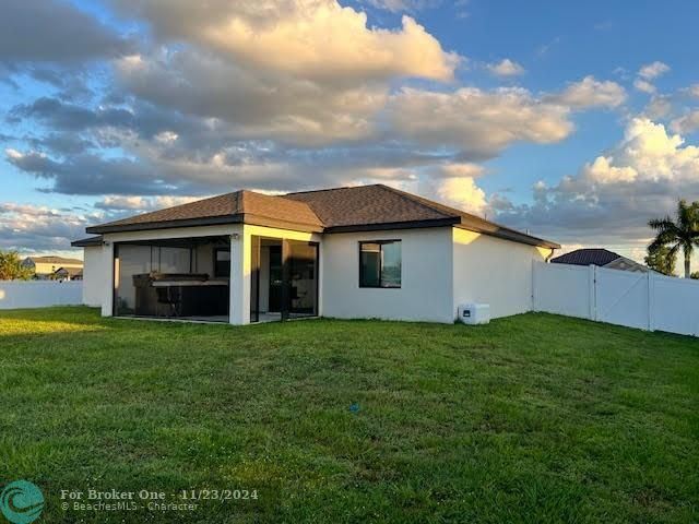 For Sale: $335,000 (3 beds, 2 baths, 1464 Square Feet)