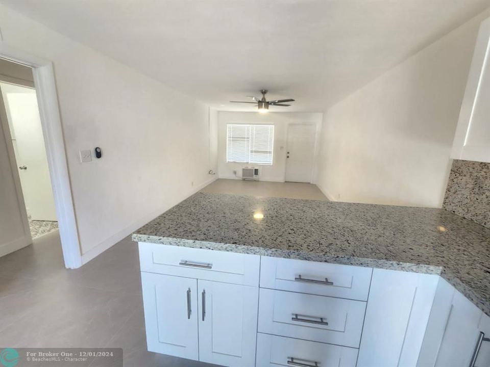 For Sale: $1,750 (2 beds, 1 baths, 800 Square Feet)