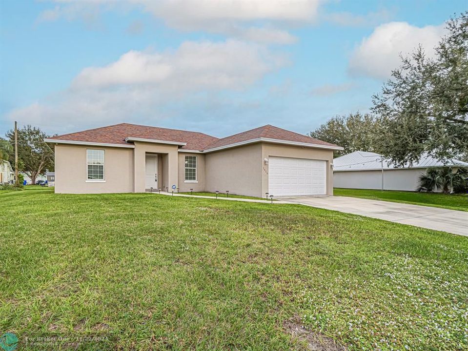 For Sale: $362,000 (3 beds, 2 baths, 1308 Square Feet)