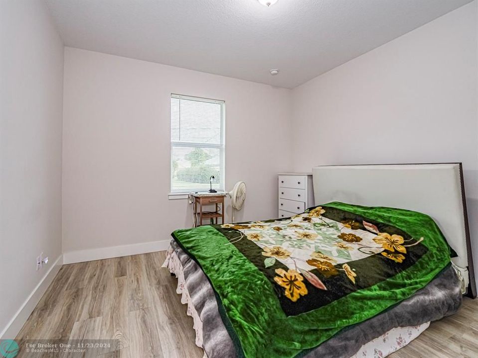 For Sale: $362,000 (3 beds, 2 baths, 1308 Square Feet)