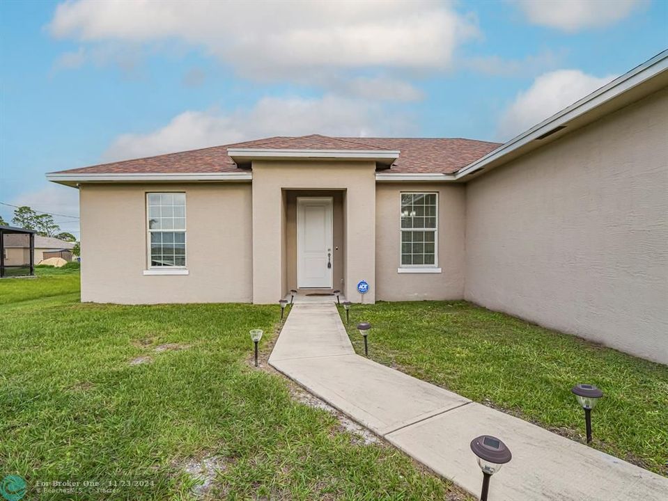 For Sale: $362,000 (3 beds, 2 baths, 1308 Square Feet)