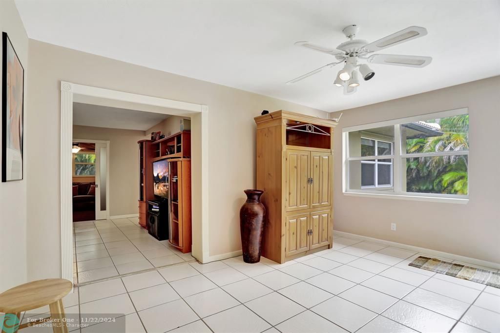 For Sale: $899,000 (4 beds, 2 baths, 2198 Square Feet)