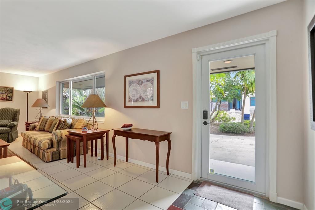 For Sale: $899,000 (4 beds, 2 baths, 2198 Square Feet)