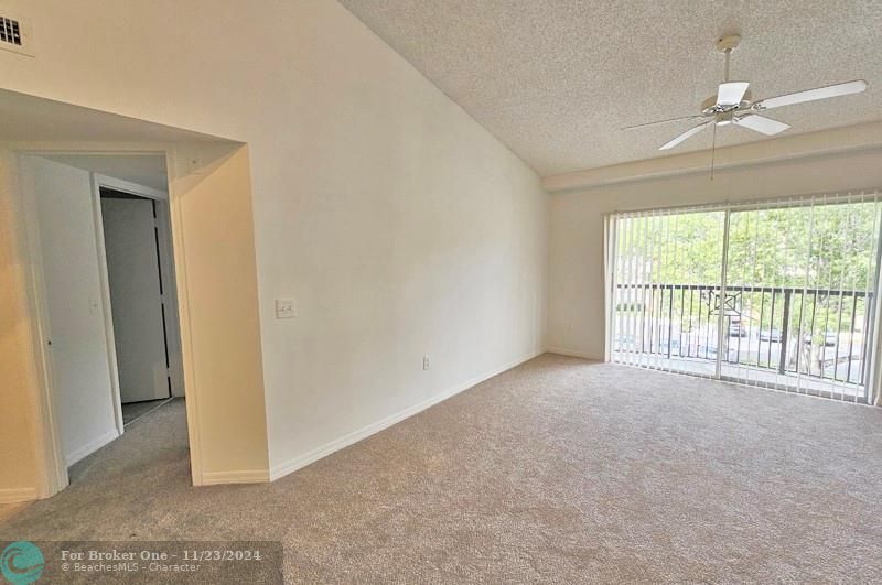 For Rent: $1,900 (2 beds, 2 baths, 1021 Square Feet)