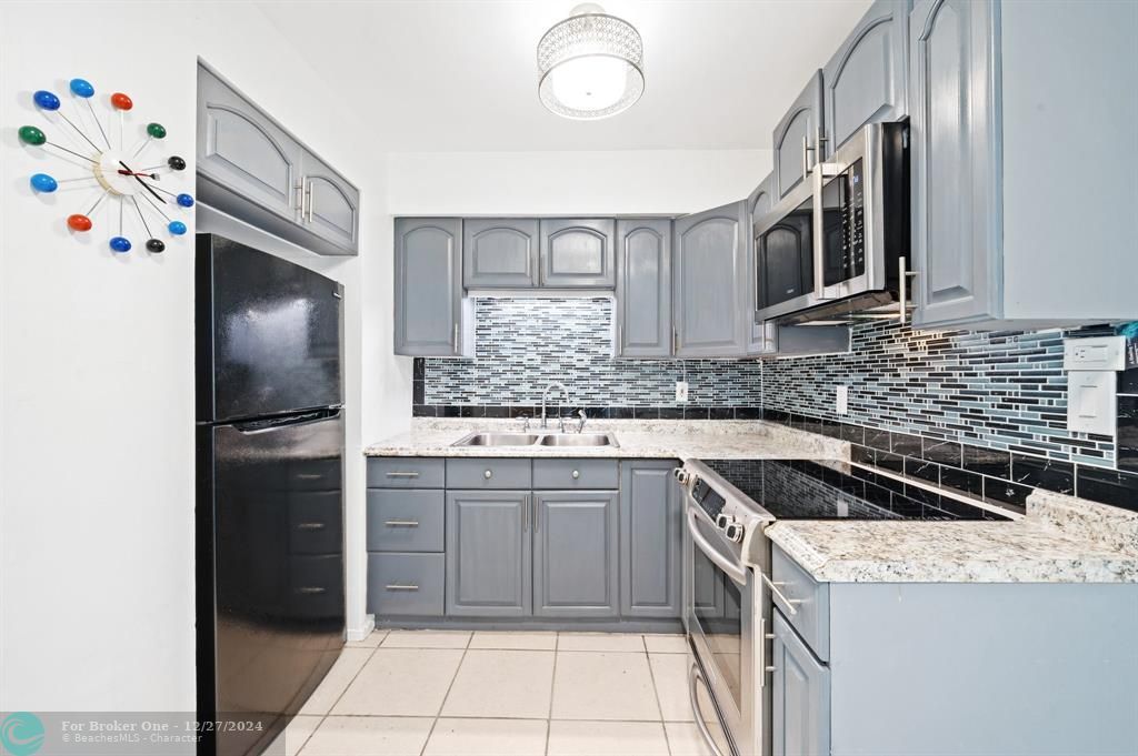 For Sale: $555,000 (3 beds, 1 baths, 1154 Square Feet)