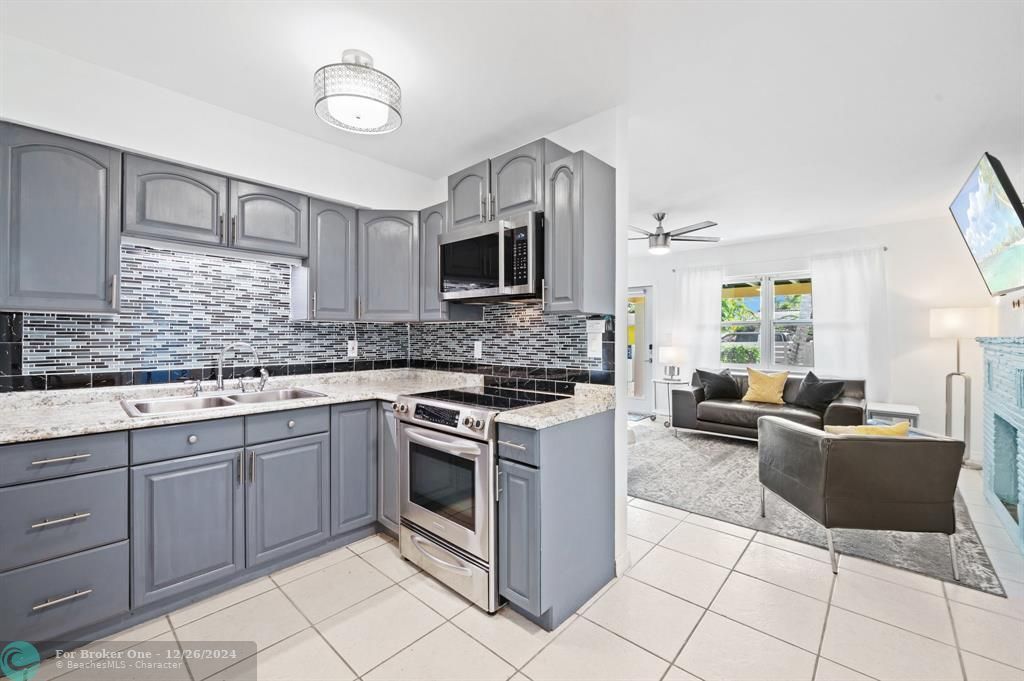 For Sale: $555,000 (3 beds, 1 baths, 1154 Square Feet)