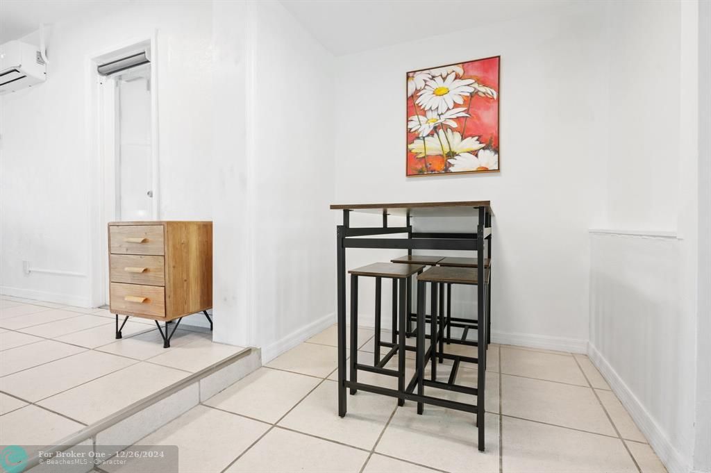 For Sale: $555,000 (3 beds, 1 baths, 1154 Square Feet)