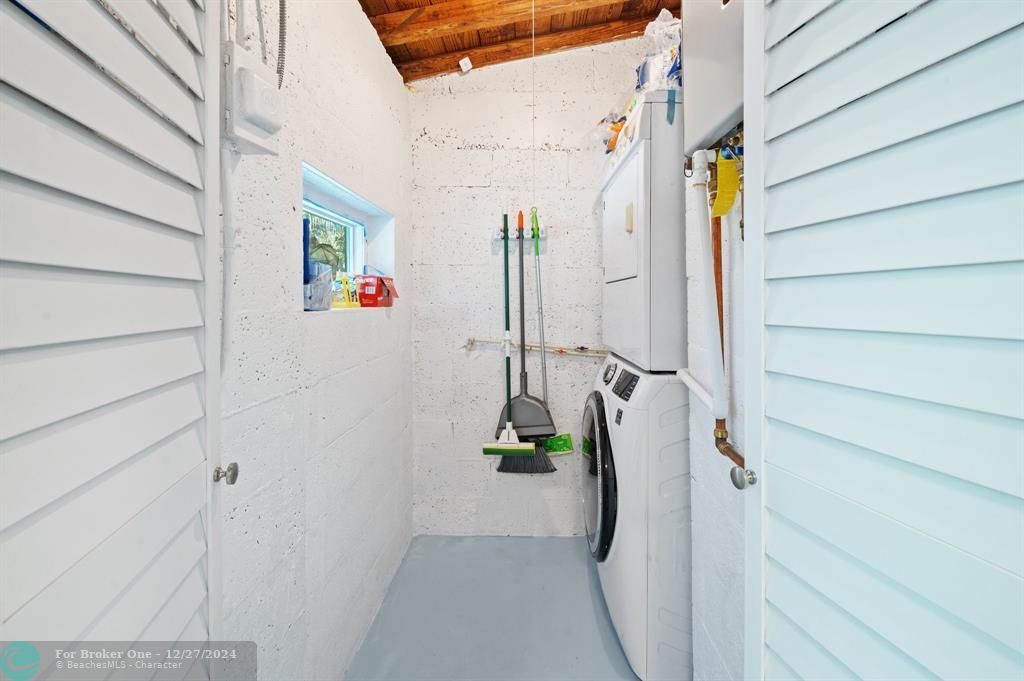 For Sale: $555,000 (3 beds, 1 baths, 1154 Square Feet)