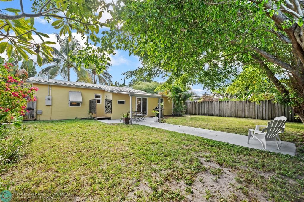 For Sale: $555,000 (3 beds, 1 baths, 1154 Square Feet)