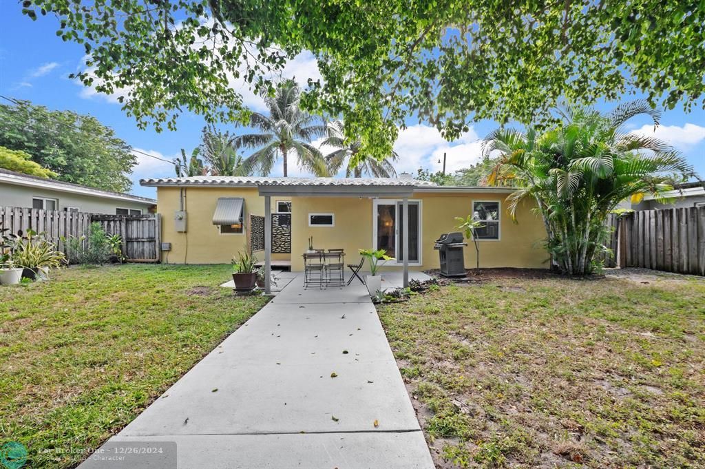 For Sale: $555,000 (3 beds, 1 baths, 1154 Square Feet)