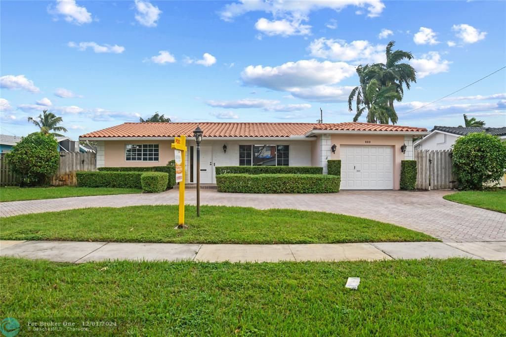 For Sale: $700,000 (4 beds, 2 baths, 2158 Square Feet)