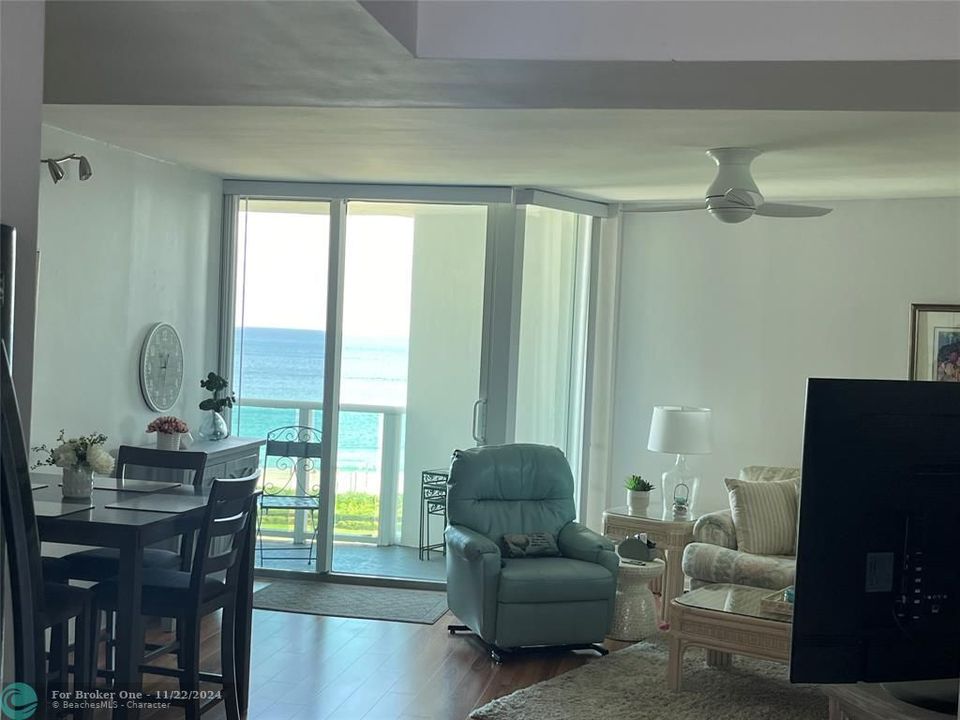 En Venta: $749,999 (2 camas, 2 baños, 1040 Pies cuadrados)