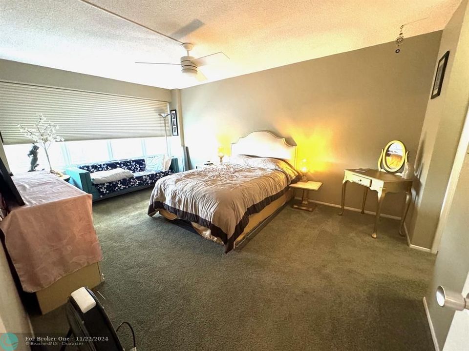 For Rent: $3,000 (2 beds, 2 baths, 1100 Square Feet)