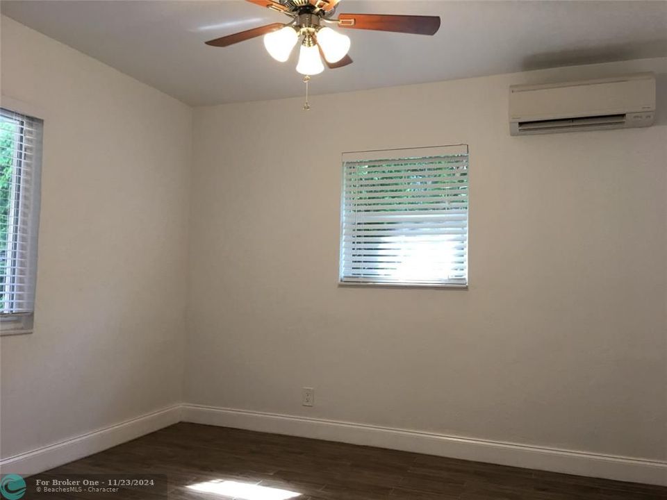 For Sale: $1,550 (1 beds, 1 baths, 0 Square Feet)