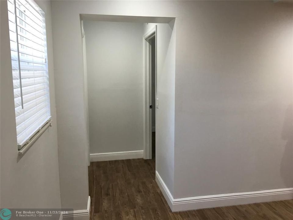 For Sale: $1,550 (1 beds, 1 baths, 0 Square Feet)