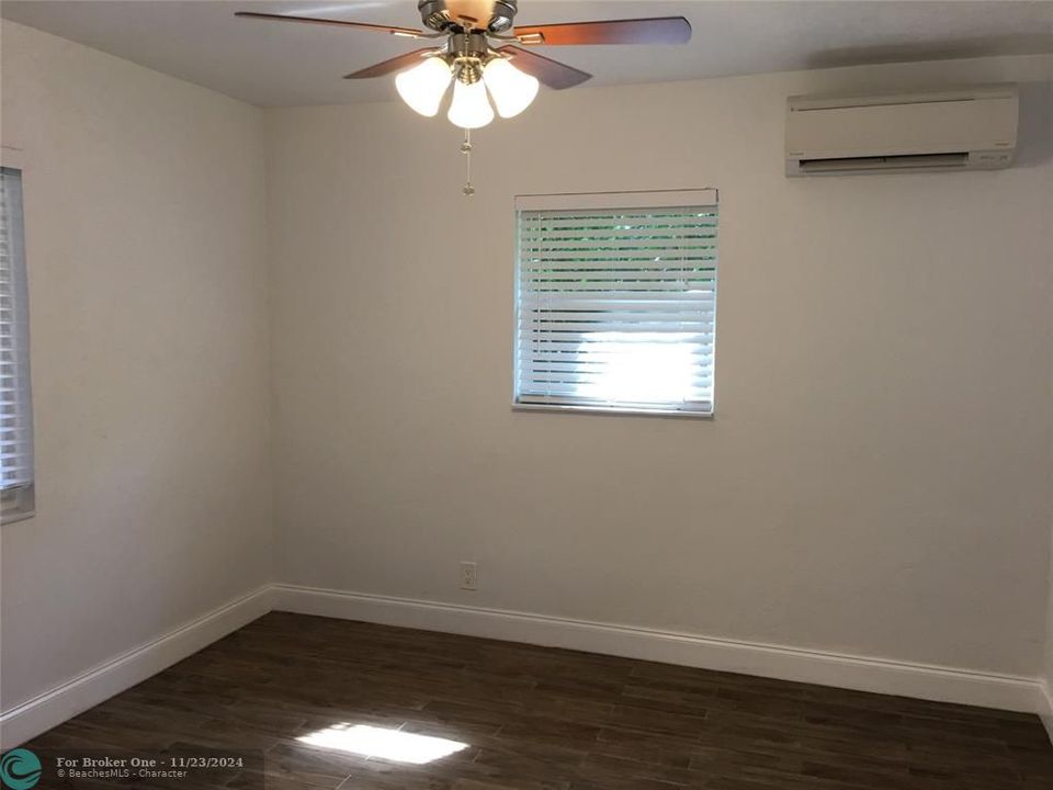 For Sale: $1,550 (1 beds, 1 baths, 0 Square Feet)