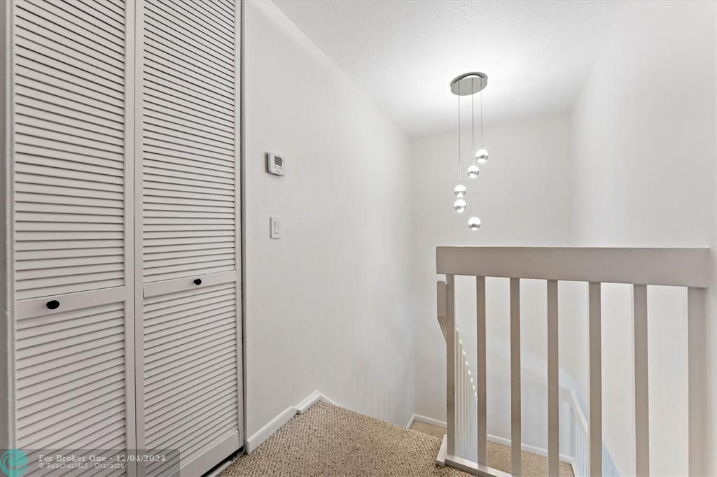 For Sale: $290,000 (2 beds, 2 baths, 1182 Square Feet)