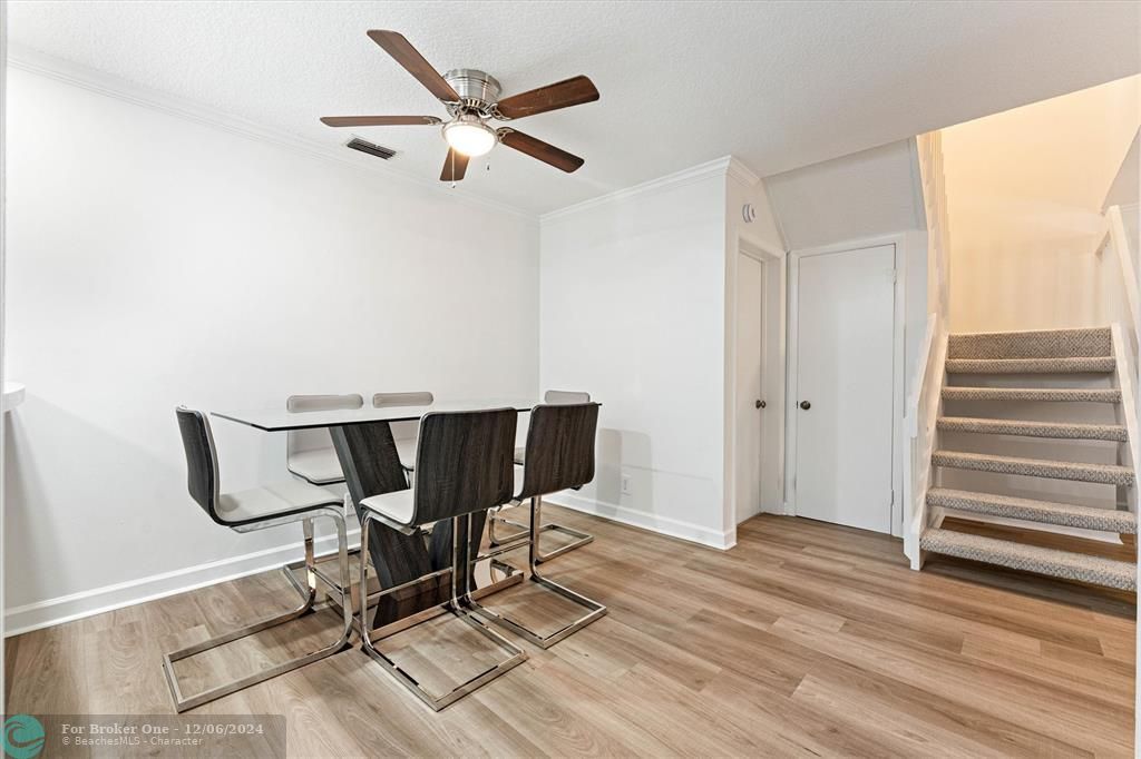 For Sale: $290,000 (2 beds, 2 baths, 1182 Square Feet)