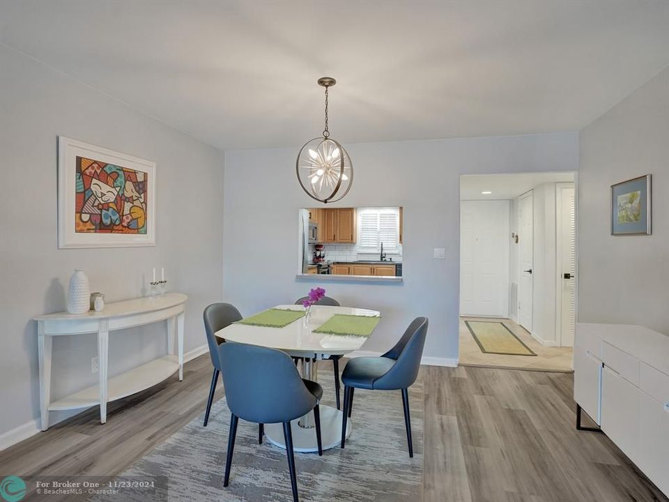 For Sale: $484,500 (2 beds, 1 baths, 1310 Square Feet)