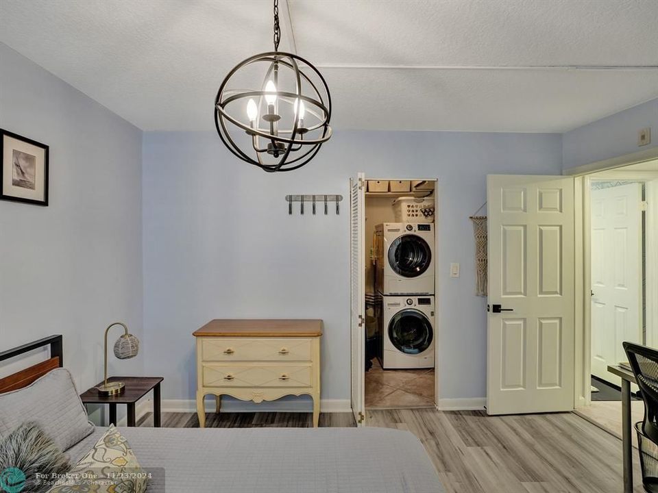 For Sale: $484,500 (2 beds, 1 baths, 1310 Square Feet)