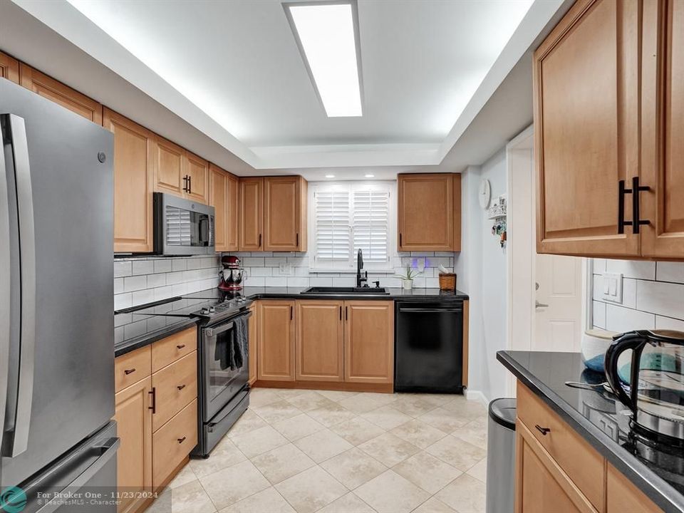 For Sale: $484,500 (2 beds, 1 baths, 1310 Square Feet)