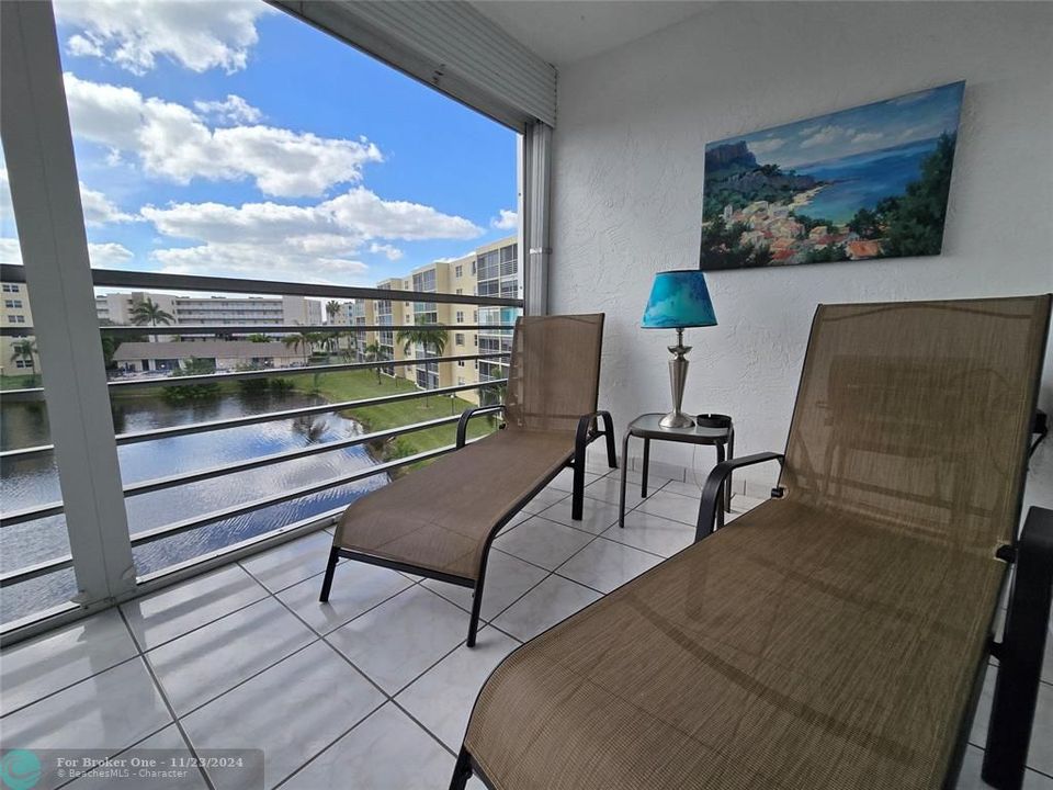 For Sale: $349,000 (2 beds, 2 baths, 1190 Square Feet)