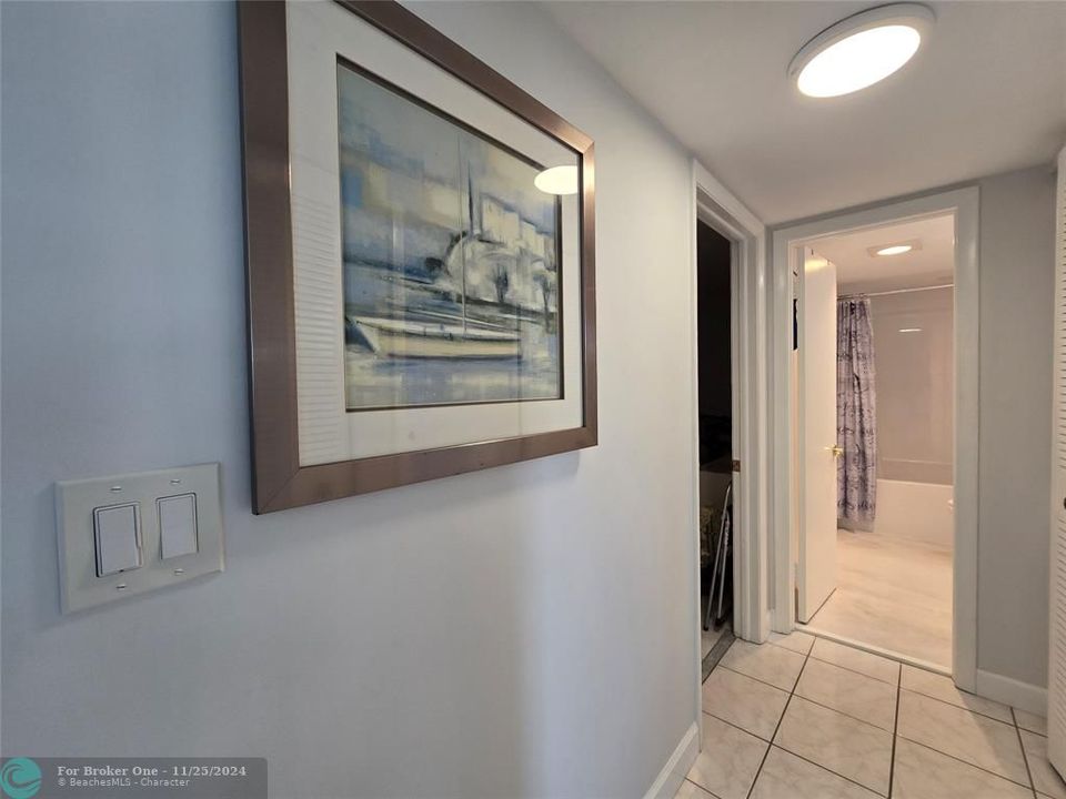 For Sale: $349,000 (2 beds, 2 baths, 1190 Square Feet)