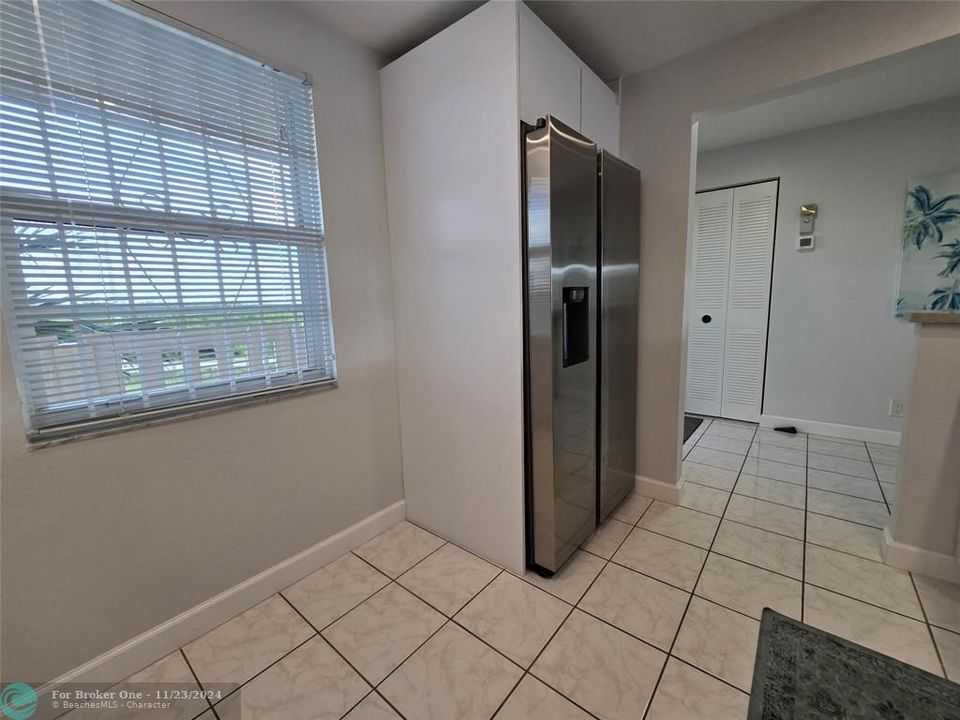 For Sale: $349,000 (2 beds, 2 baths, 1190 Square Feet)