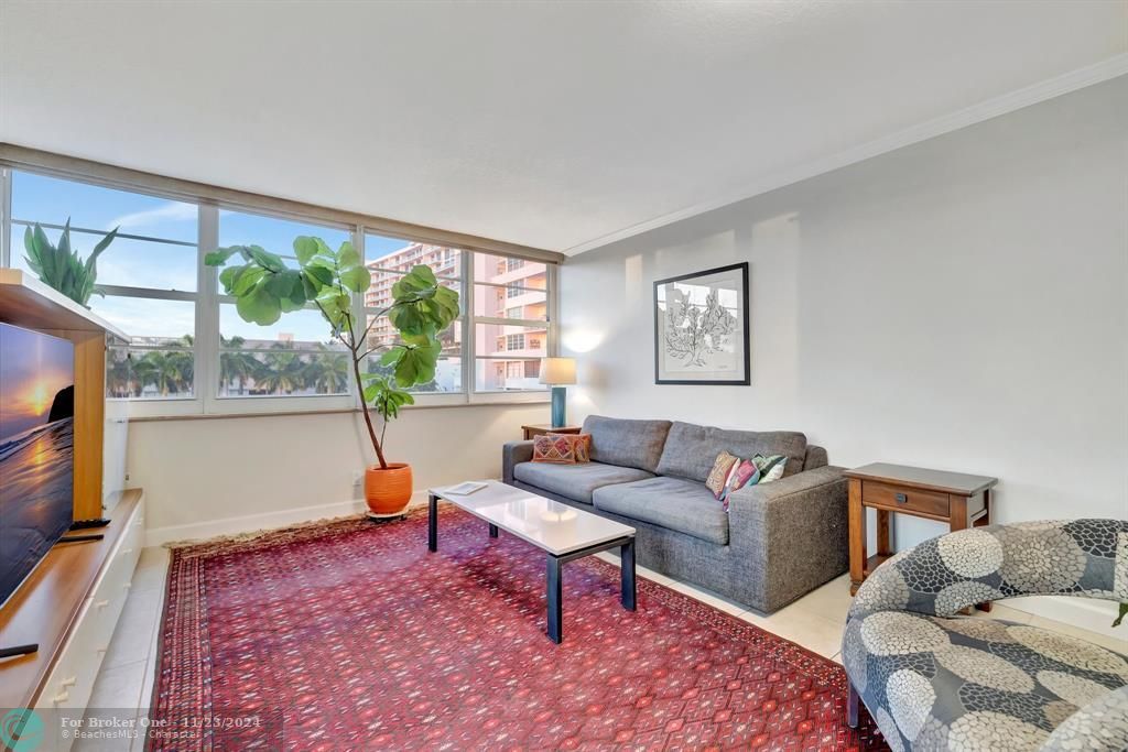 For Sale: $298,000 (2 beds, 2 baths, 1491 Square Feet)