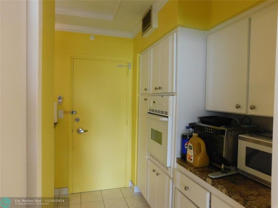 For Sale: $293,500 (2 beds, 2 baths, 1120 Square Feet)