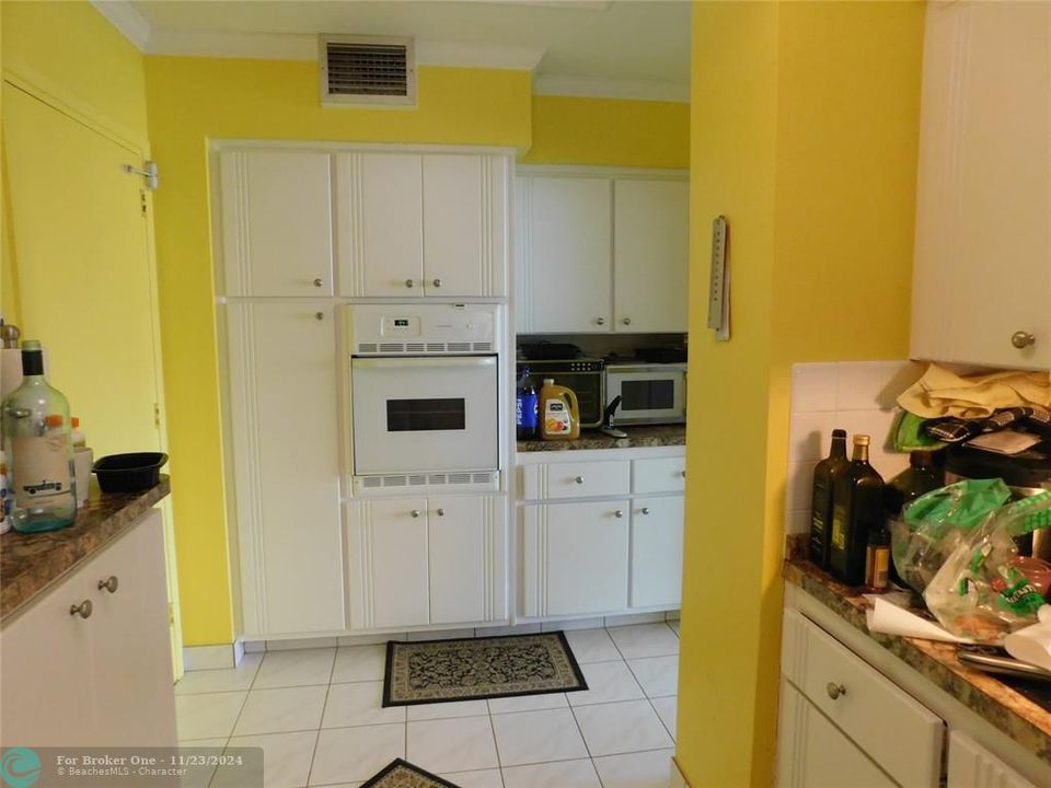 For Sale: $293,500 (2 beds, 2 baths, 1120 Square Feet)