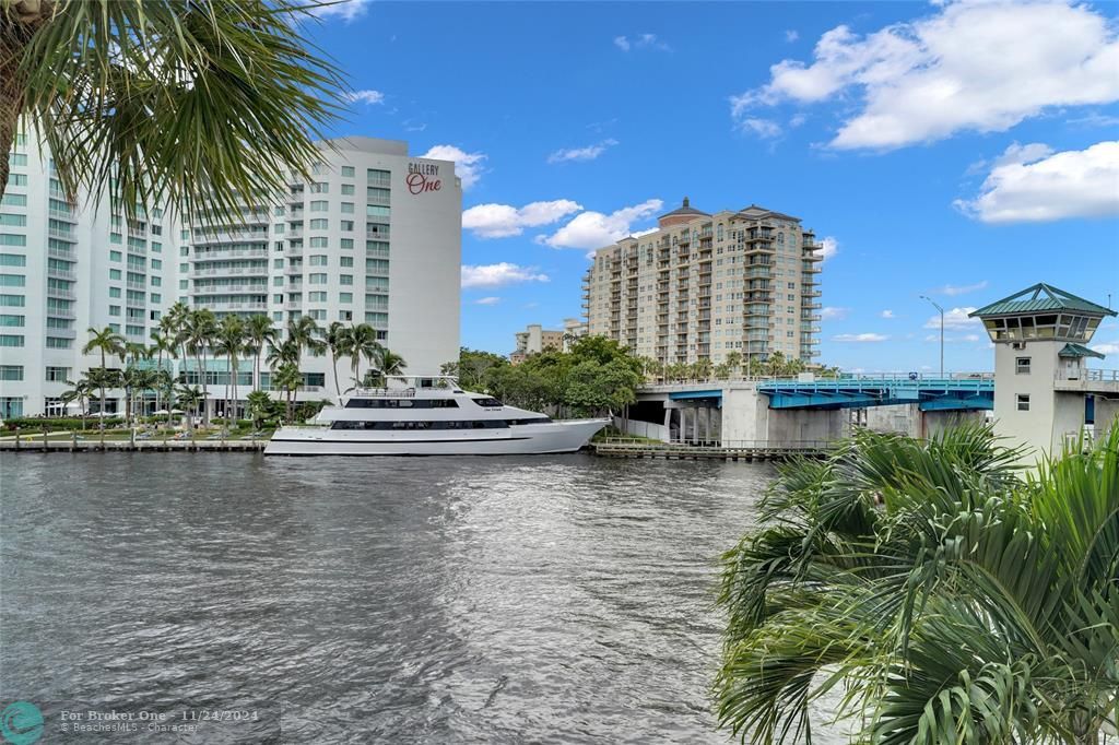 For Sale: $1,695,000 (3 beds, 2 baths, 2498 Square Feet)