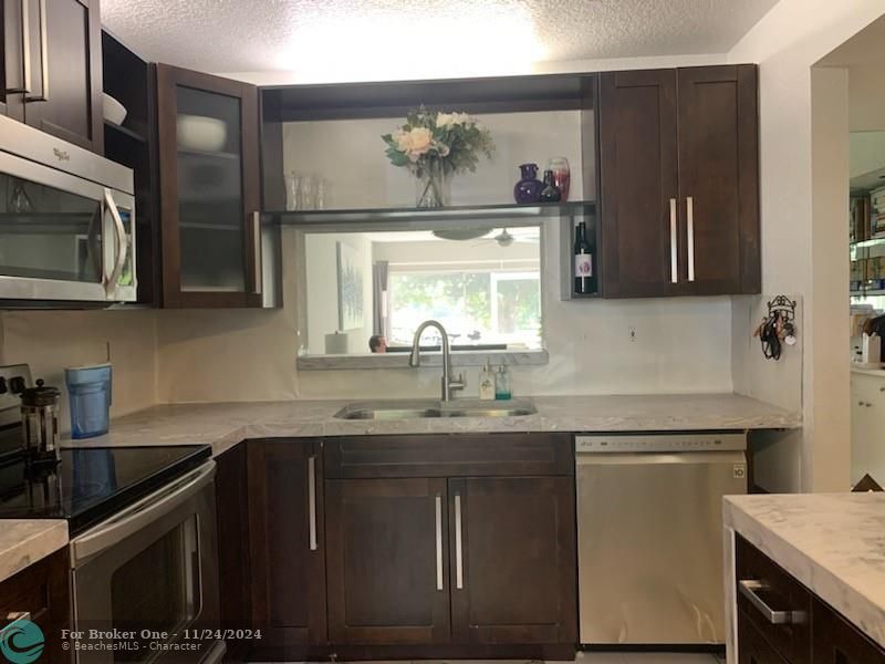 For Rent: $2,850 (3 beds, 2 baths, 1462 Square Feet)