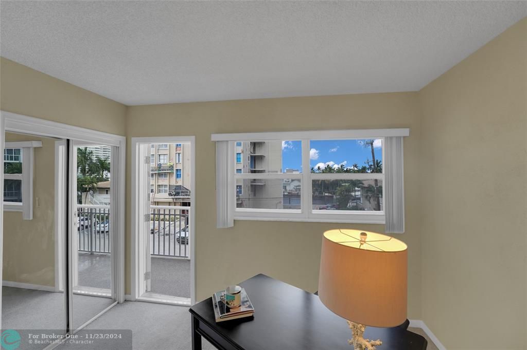 For Sale: $335,000 (2 beds, 2 baths, 1080 Square Feet)