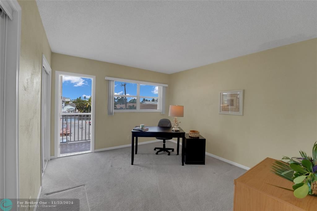 For Sale: $335,000 (2 beds, 2 baths, 1080 Square Feet)