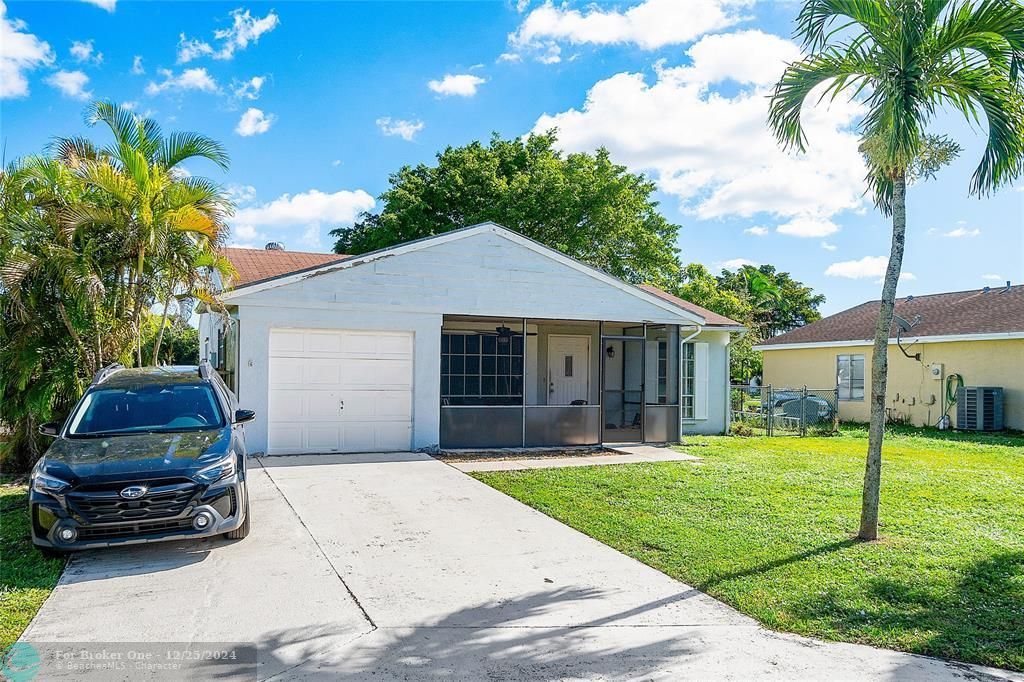 Active With Contract: $375,000 (2 beds, 2 baths, 980 Square Feet)