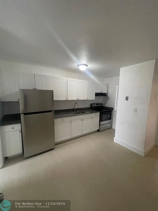 For Rent: $1,450 (1 beds, 1 baths, 412 Square Feet)