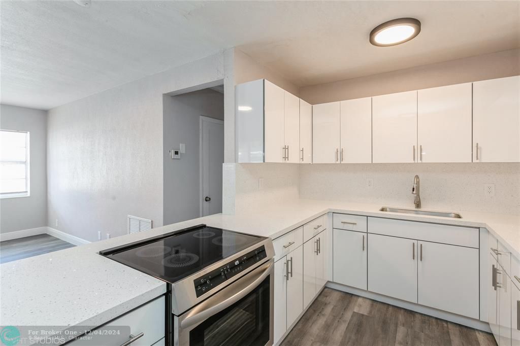 For Sale: $369,900 (3 beds, 1 baths, 1569 Square Feet)