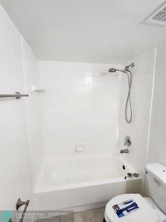 For Rent: $2,600 (2 beds, 2 baths, 1246 Square Feet)