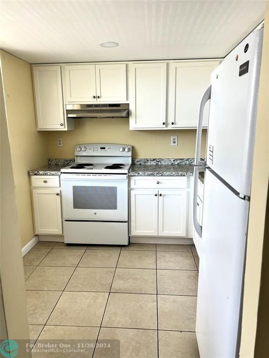 For Sale: $119,500 (1 beds, 1 baths, 705 Square Feet)