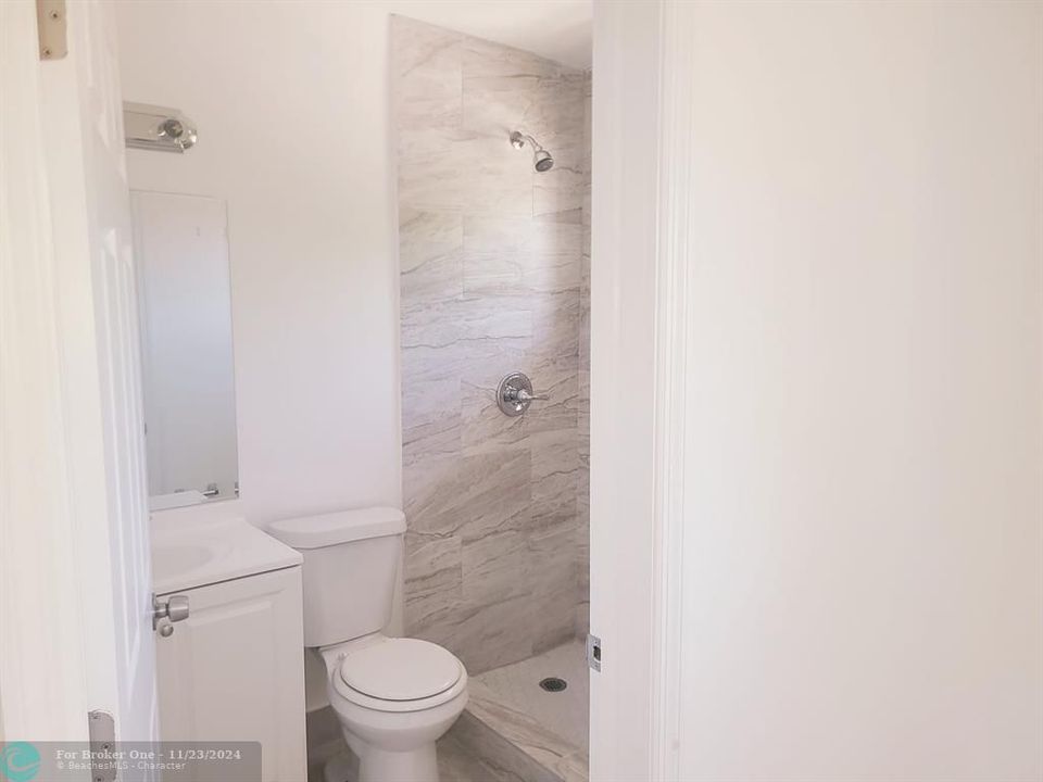 For Rent: $2,100 (2 beds, 2 baths, 9382 Square Feet)