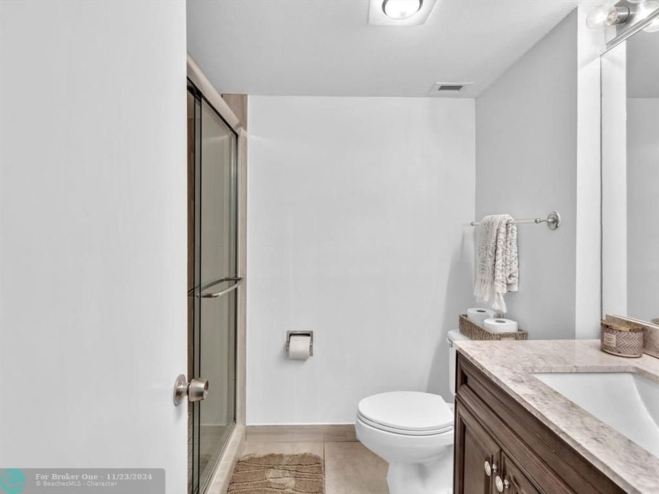 For Sale: $460,000 (2 beds, 2 baths, 1330 Square Feet)