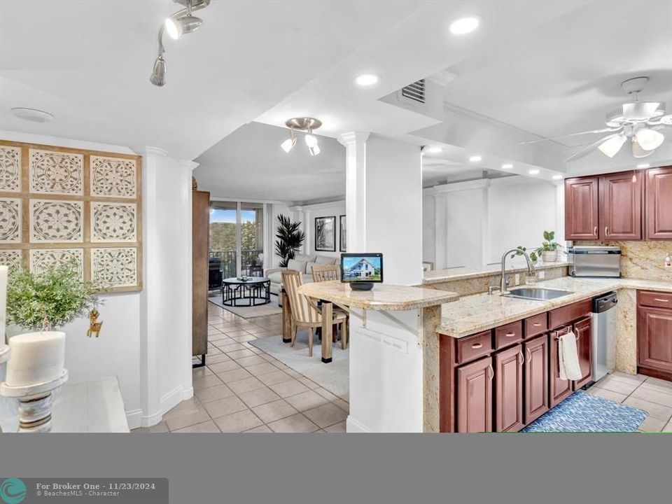 For Sale: $460,000 (2 beds, 2 baths, 1330 Square Feet)