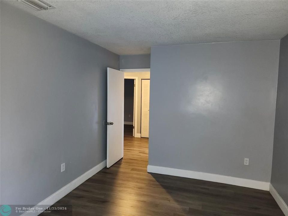 For Rent: $3,190 (3 beds, 2 baths, 1242 Square Feet)