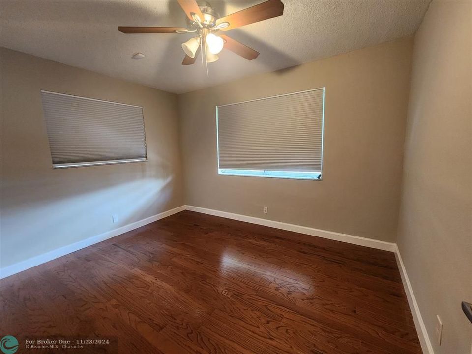 For Rent: $2,500 (2 beds, 2 baths, 1293 Square Feet)